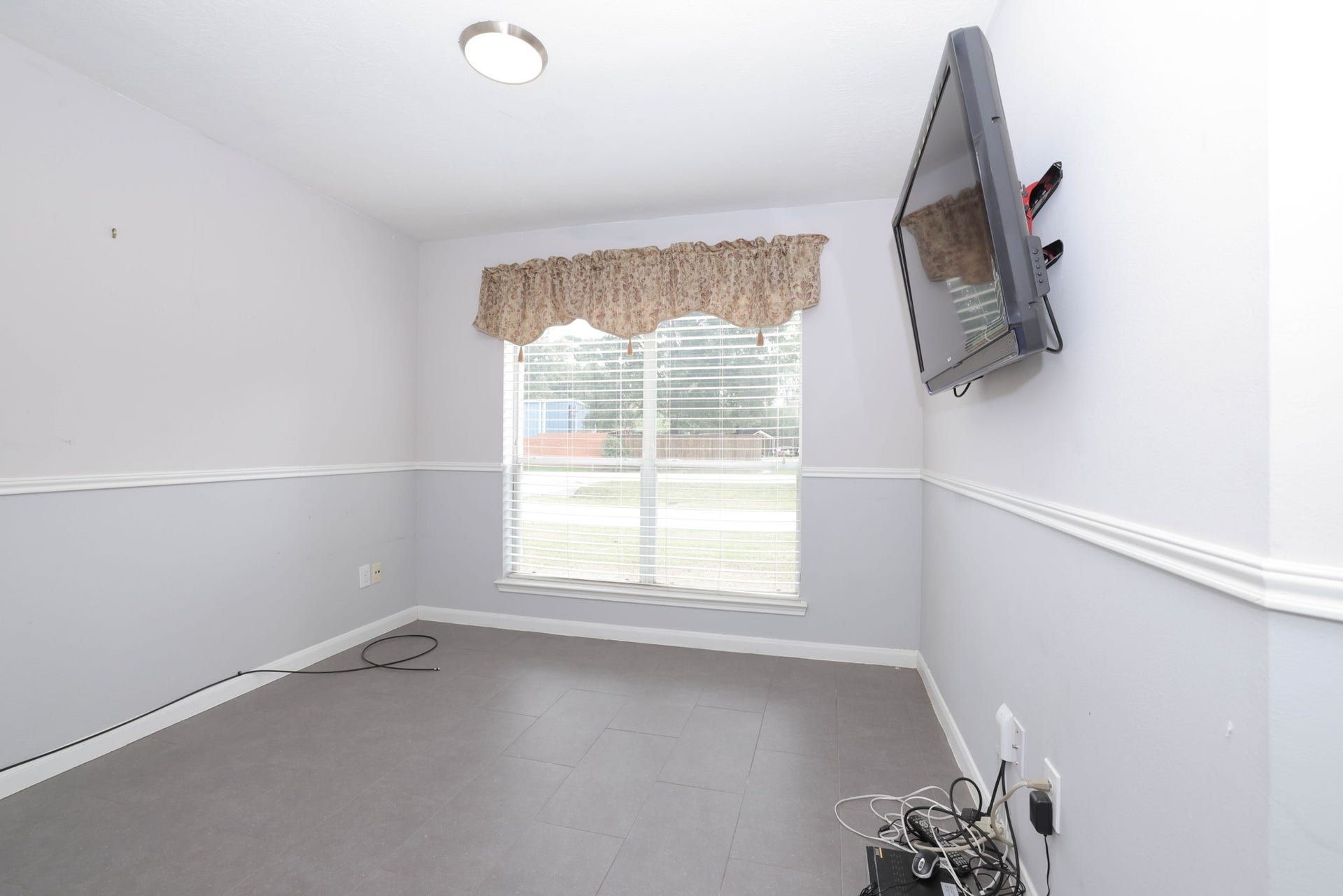 10403 Twin Oak Drive, Conroe, TX 77385 Secondary Bedroom