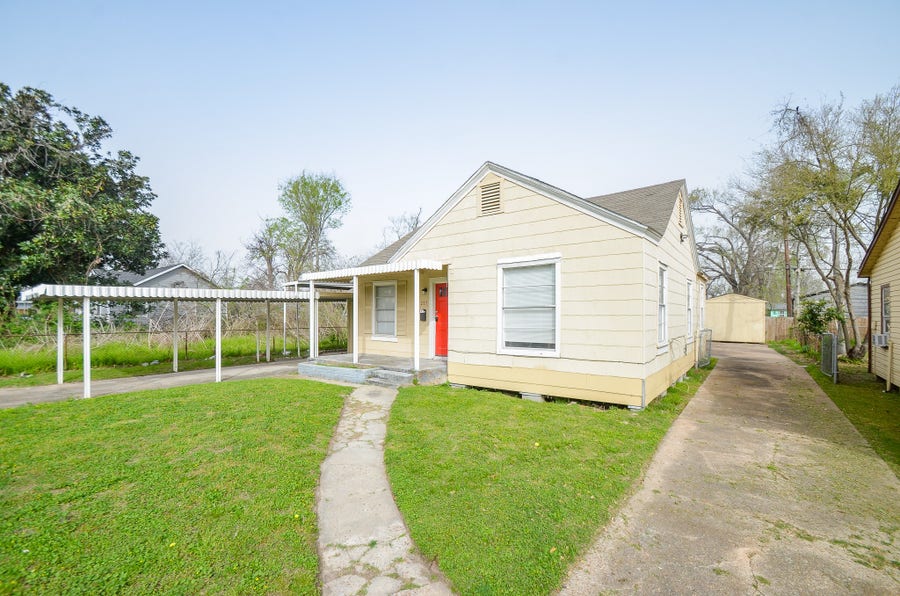 Property photo for 217 Owens Street, Houston, TX