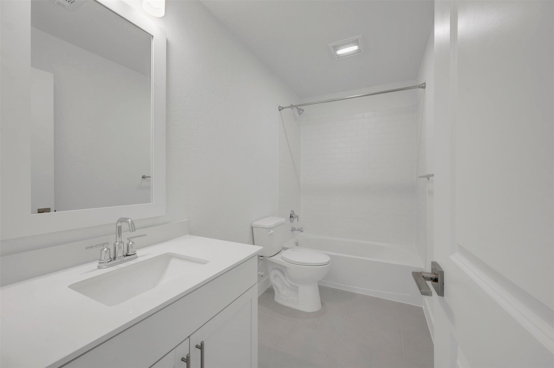23647 Gulf Prairie Drive, Katy, TX 77493 Hall bath