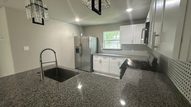 8433 Lenore Street, Houston, TX 77017 8433 Lenore Street, Houston, TX 77017