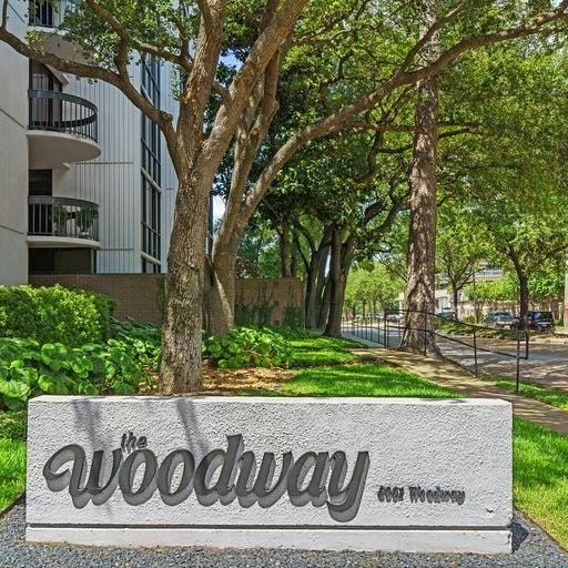 Unbeatable high-energy location right in the middle of it all.  Make it your own and build special memories !