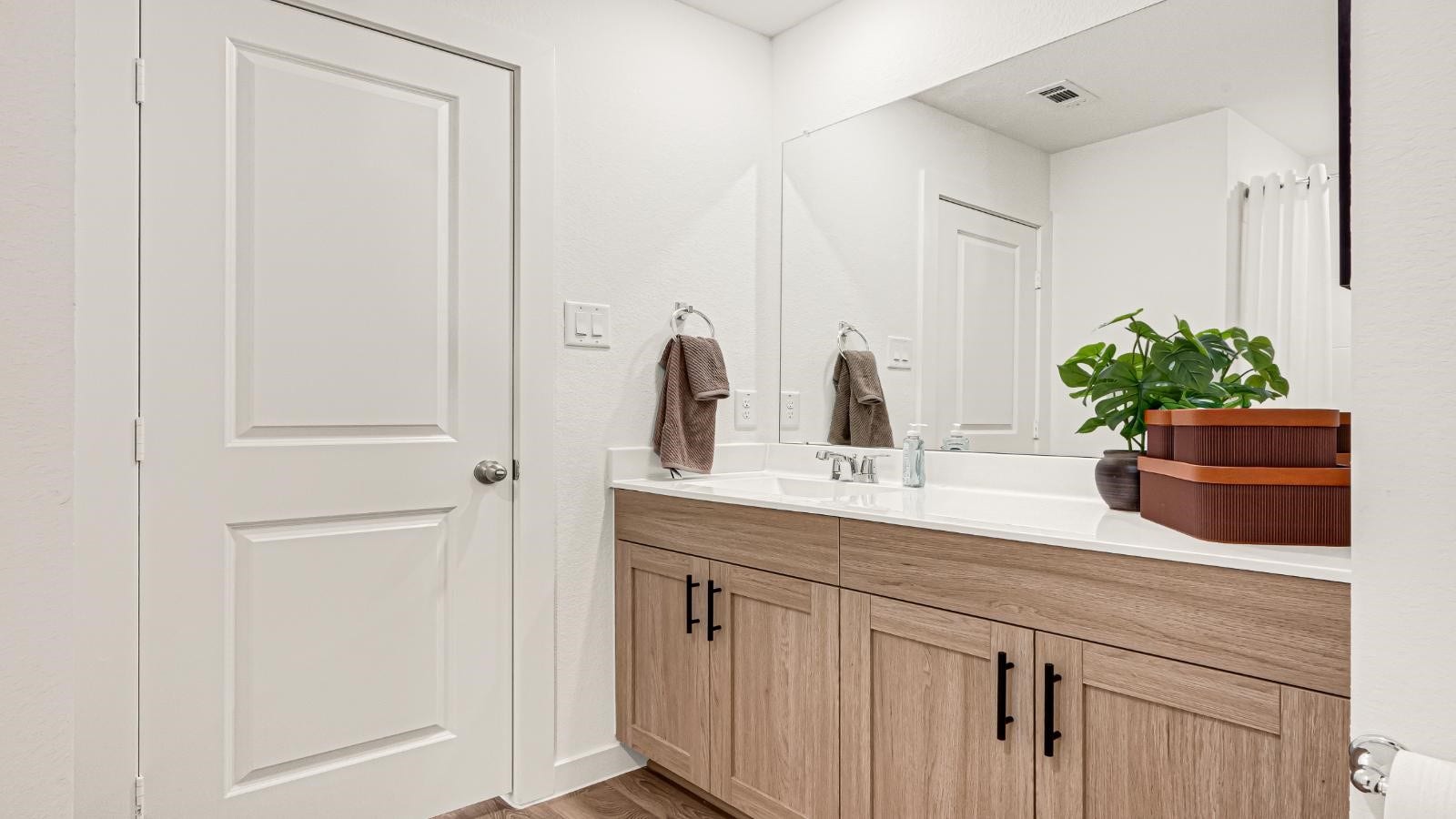 14235 Golden Wheat Lane, Needville, TX 77461 *Images and 3D tour are for illustration only and may vary from home as built
