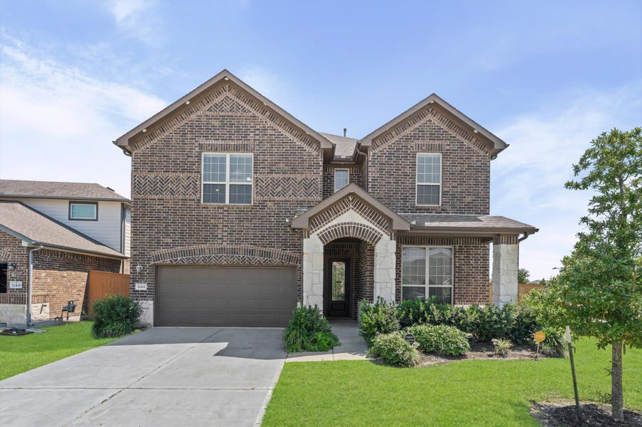 Property photo for 12402 Oakleaf Bend Drive, Humble, TX