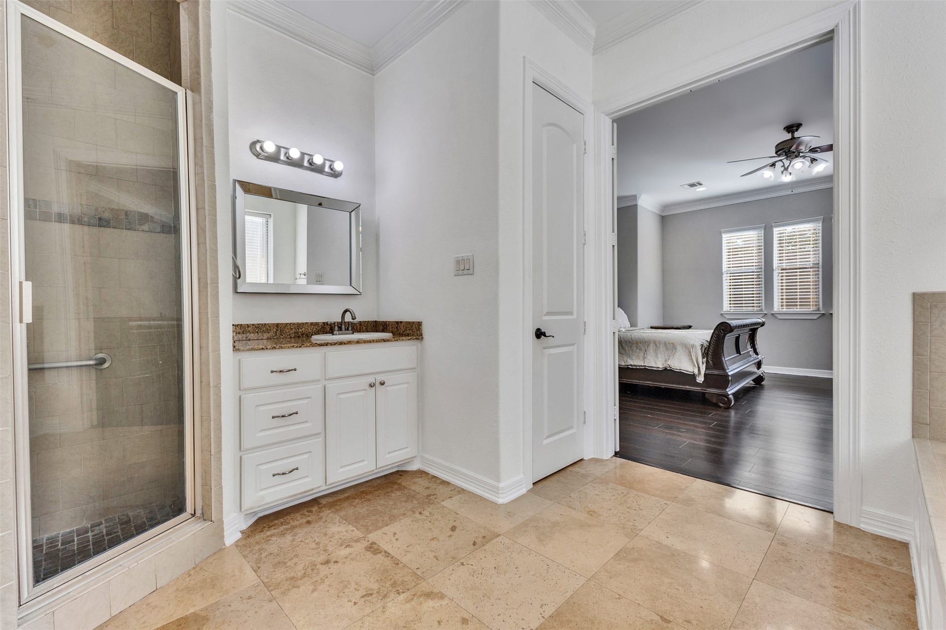 8606 Argentina Street, Houston, TX 77040 Primary Bathroom: The primary bathroom complements the suite with a dedicated space for your daily routine.