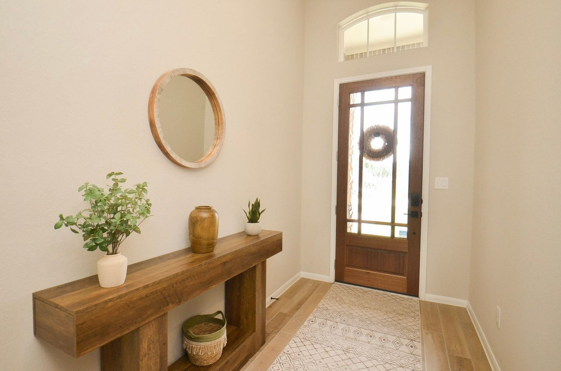 6803 Nichols Landing, Needville, TX 77461 Bright and spacious foyer to welcome your guests