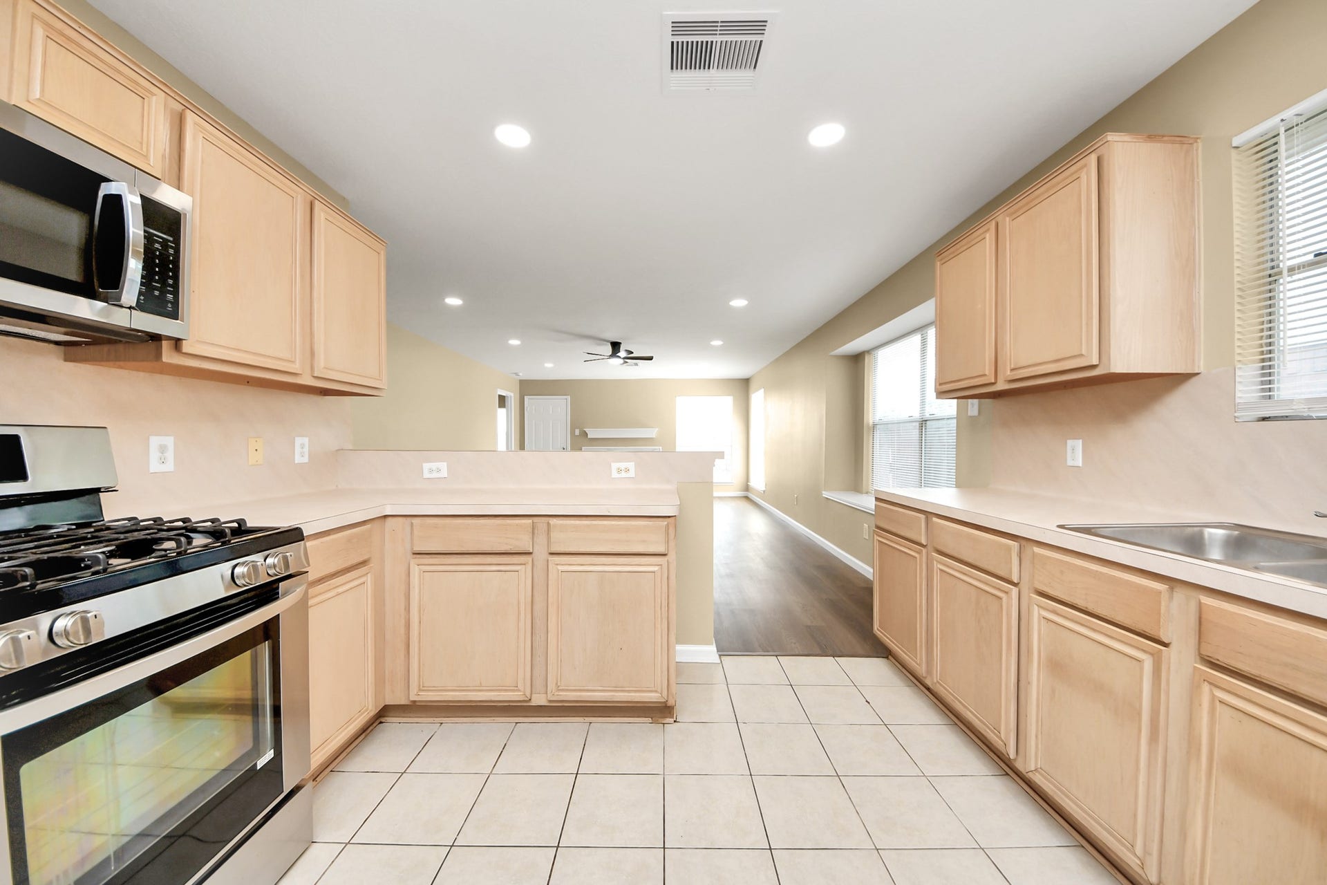 1928 Woodland Hills Drive, Missouri City, TX 77489 1928 Woodland Hills Drive, Missouri City, TX 77489