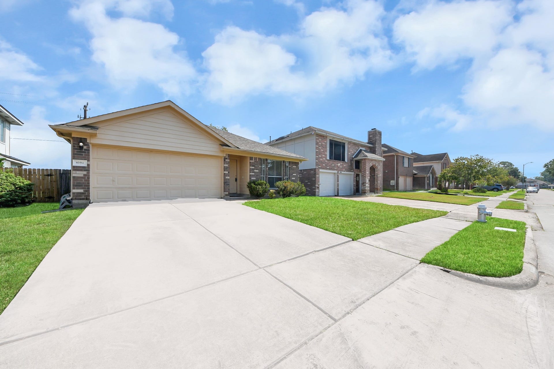 1928 Woodland Hills Drive, Missouri City, TX 77489 1928 Woodland Hills Drive, Missouri City, TX 77489