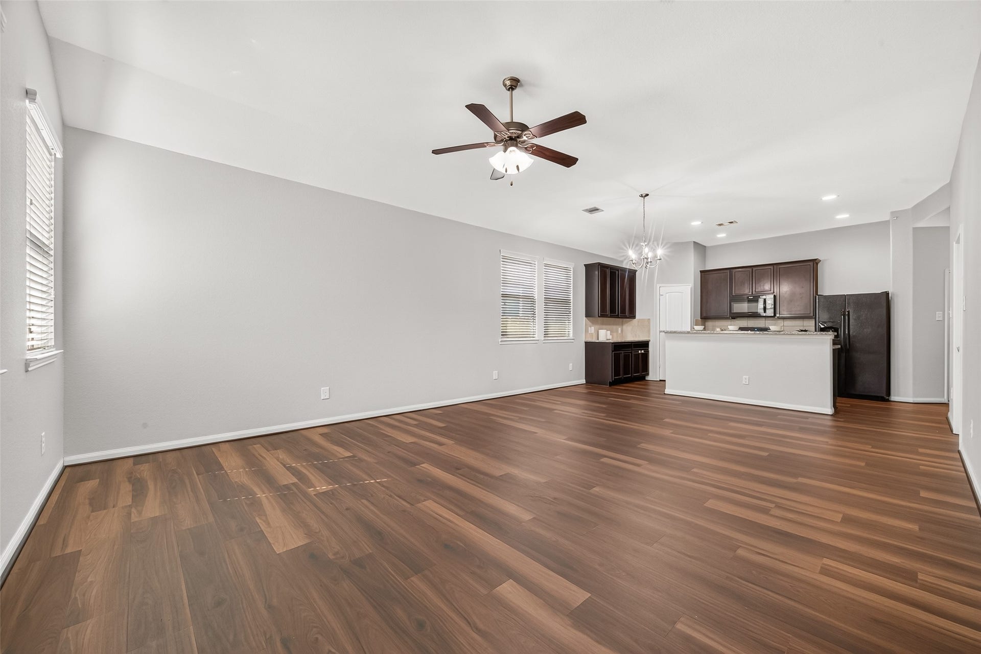 1018 Pleasant Bend, Conroe, TX 77301 Enjoy the open-concept Living, Dining and Kitchen as they flow seamlessly together