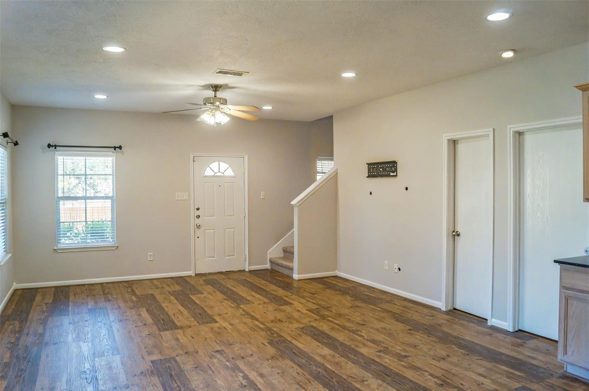 125 Clear Water Street W, Montgomery, TX 77356 125 Clear Water Street W, Montgomery, TX 77356