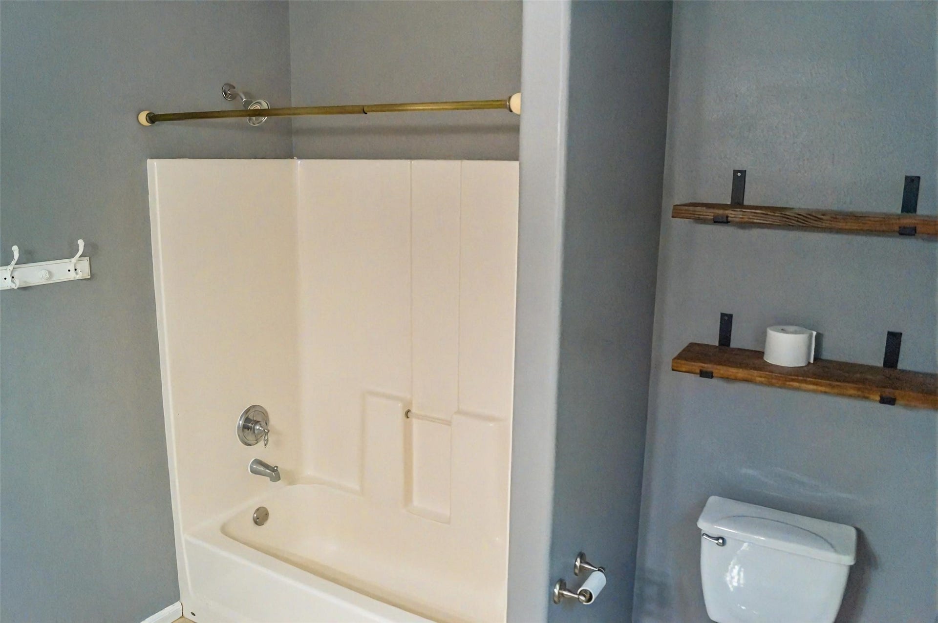 125 Clear Water Street W, Montgomery, TX 77356 125 Clear Water Street W, Montgomery, TX 77356