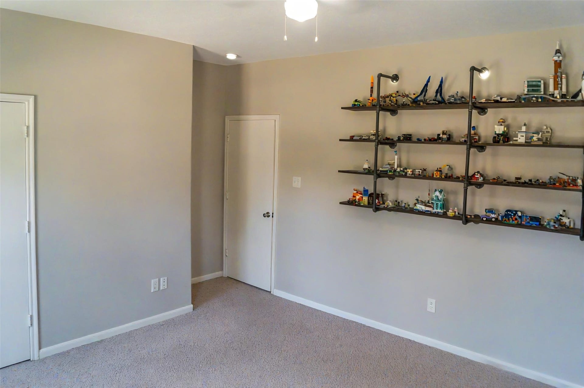 125 Clear Water Street W, Montgomery, TX 77356 125 Clear Water Street W, Montgomery, TX 77356