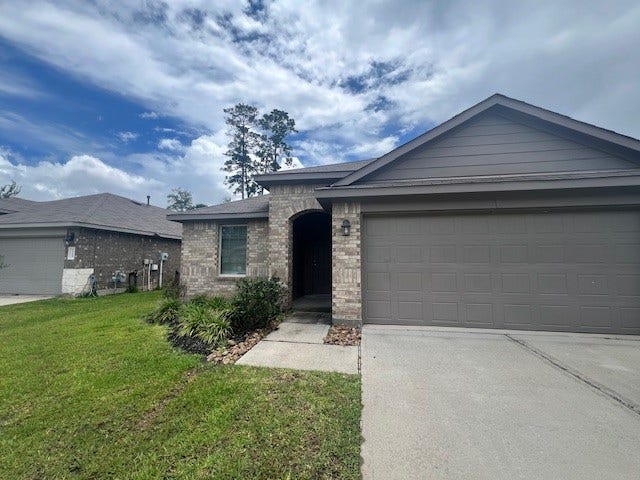 Property photo for 14215 West Rim Lane, Conroe, TX
