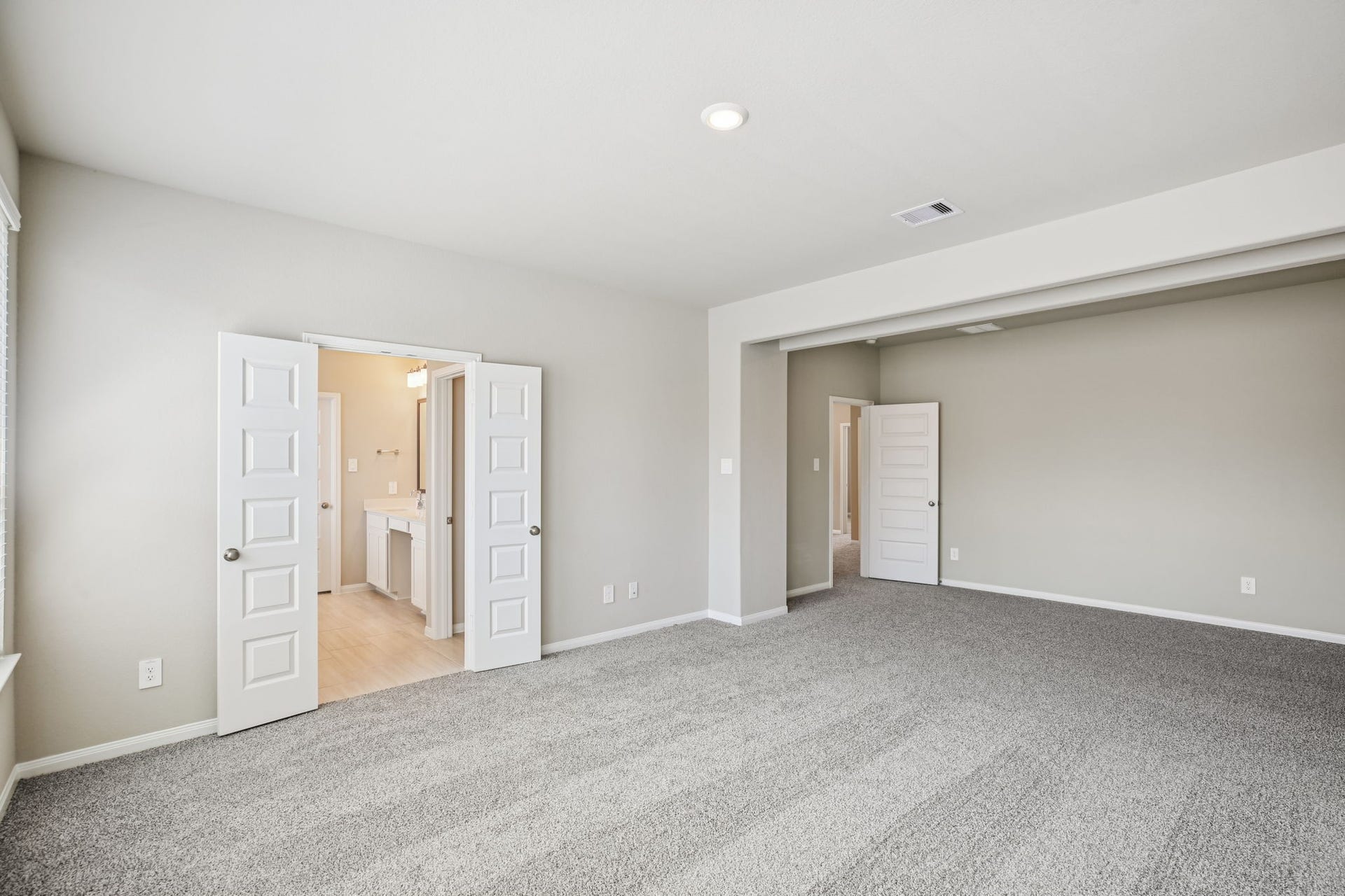 Photo is not of the actual home, but is an inspirational photo of builder's model home and may depict options, furnishings, and/or decorator features that are not included.