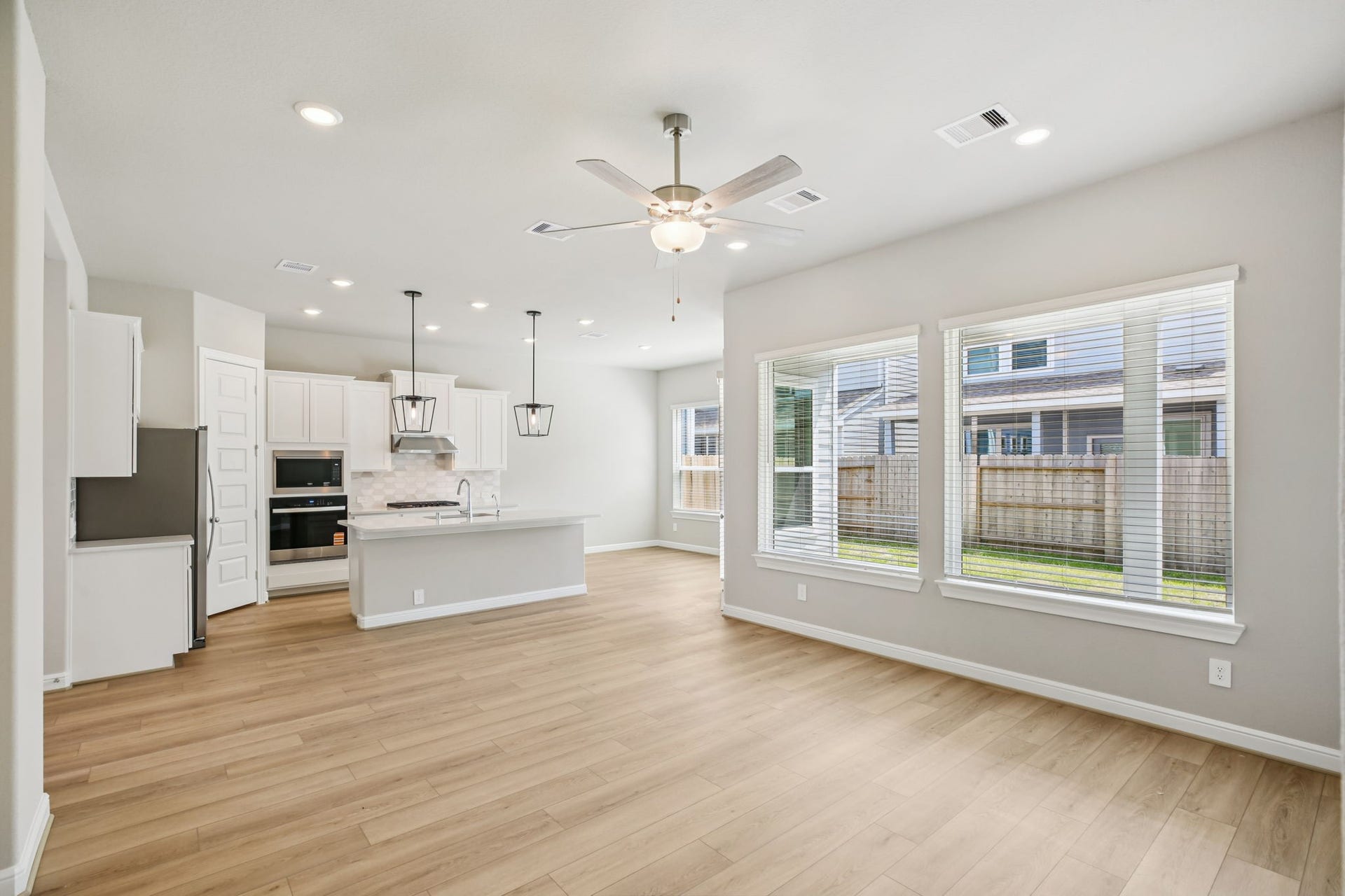 9163 Capilano Heights Drive, Cypress, TX 77433