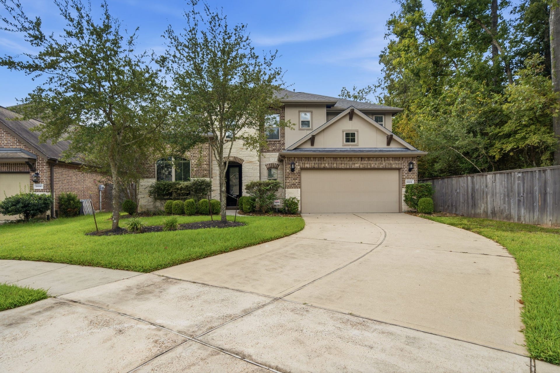 18806 Swansea Creek Drive, New Caney, TX 77357 Located on a cul-de-sac with only 1 side neighbor.