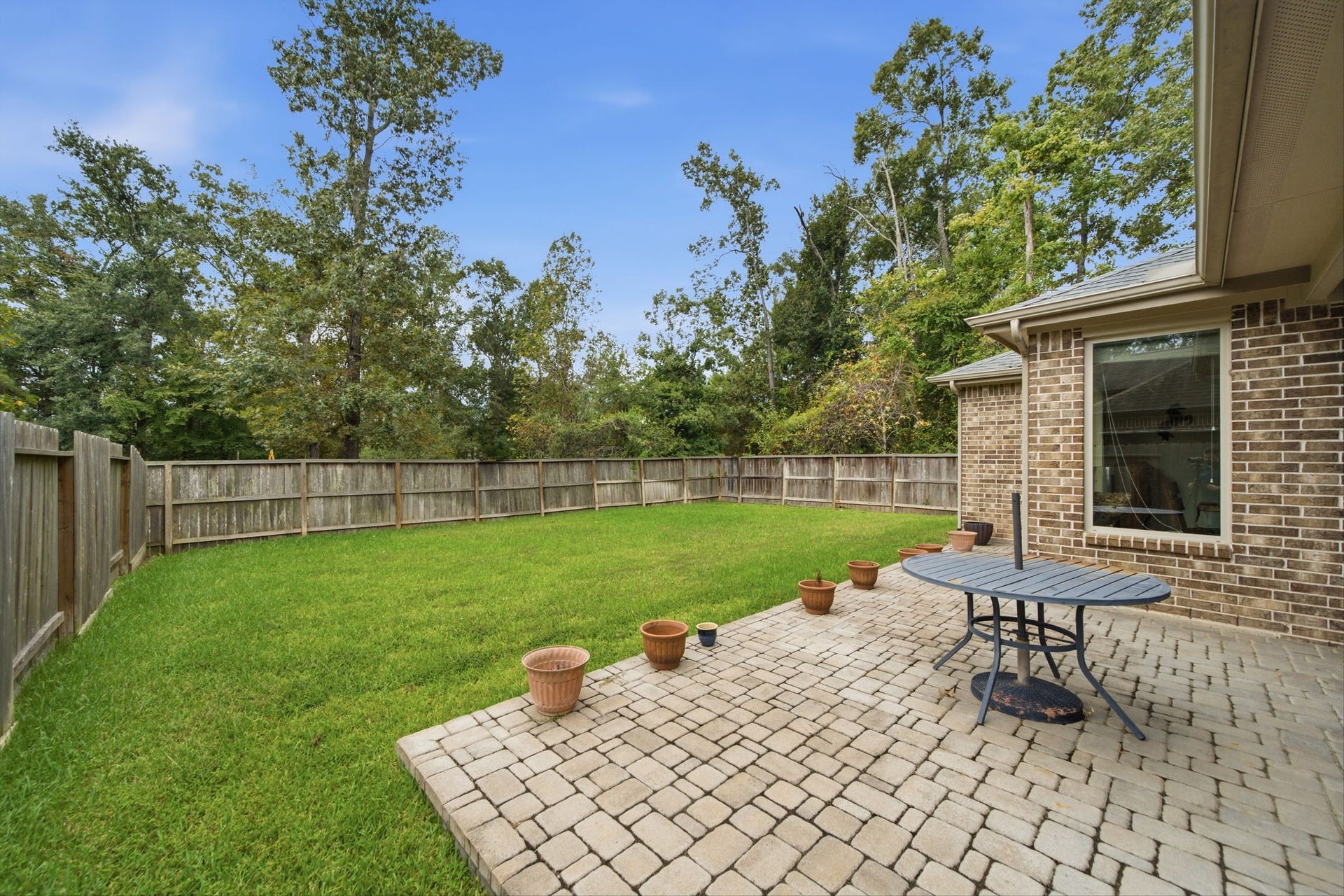 18806 Swansea Creek Drive, New Caney, TX 77357 Check out the cobble flooring.