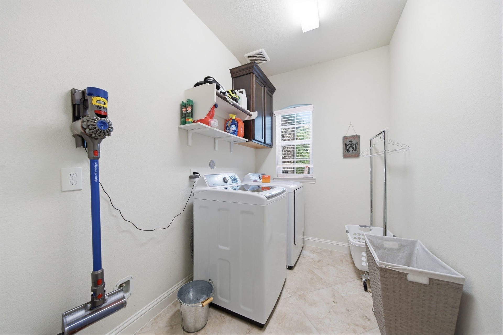 18806 Swansea Creek Drive, New Caney, TX 77357 Laundry Room