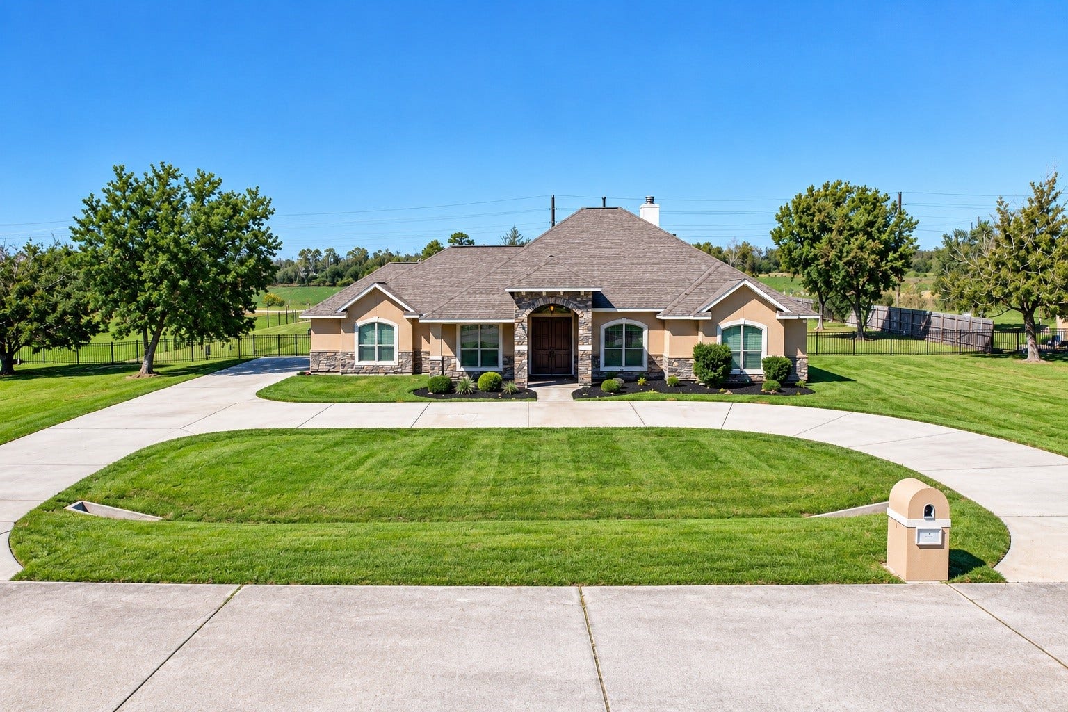 8999 Water Point Drive, Beach City, TX 77523 8999 Water Point Drive, Beach City, TX 77523
