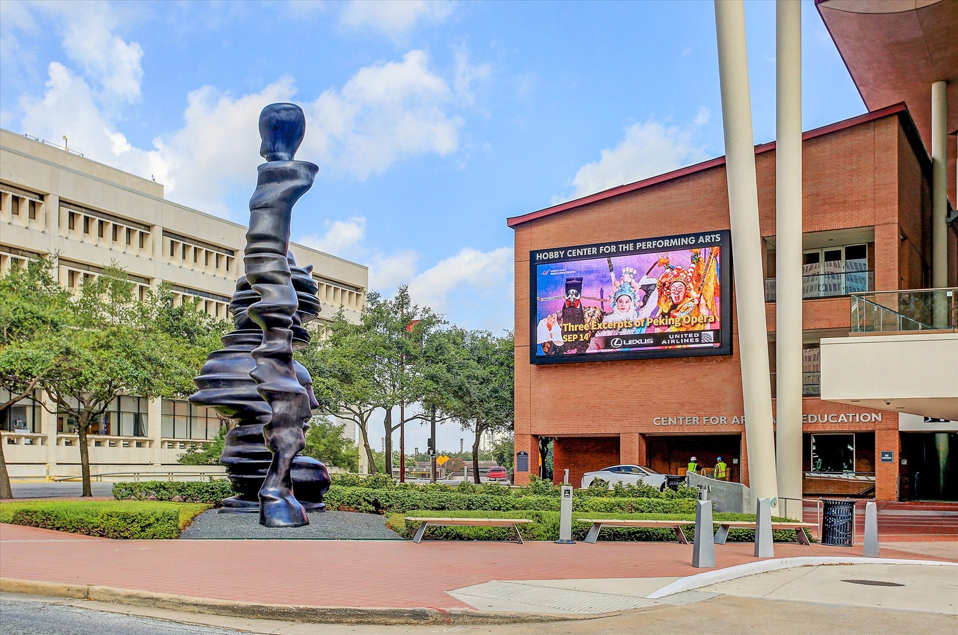 1111 Caroline Street, #2606, Houston, TX 77010 The Hobby Center for the Performing Arts stands as one of downtown Houstons premier cultural destinations, offering Broadway productions, symphonies, and world-class performances in an architecturally striking venue. Surrounded by public art, education spaces, and nearby dining, the center anchors the Theater District and enriches the neighborhood with year-round entertainment.