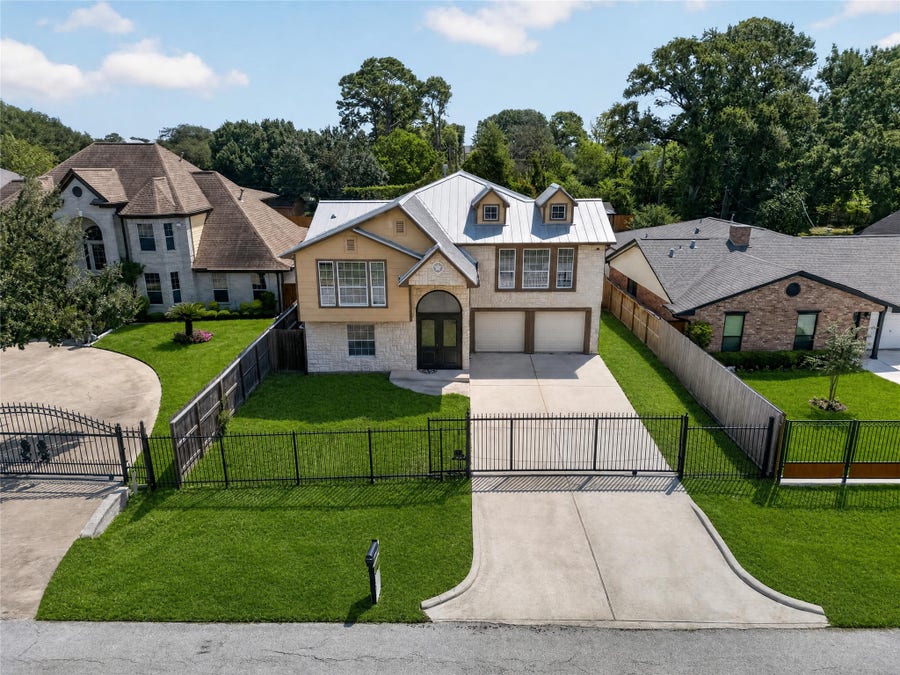 Property photo for 2112 Peppermill Road, Houston, TX