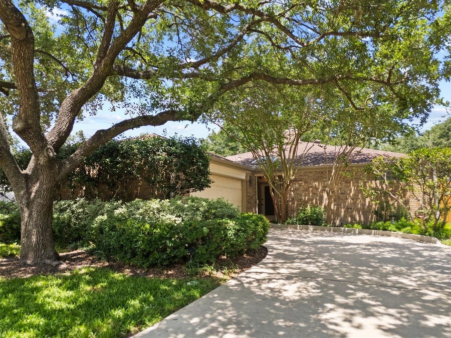 Property photo for 1339 Beaujolais Lane, Houston, TX