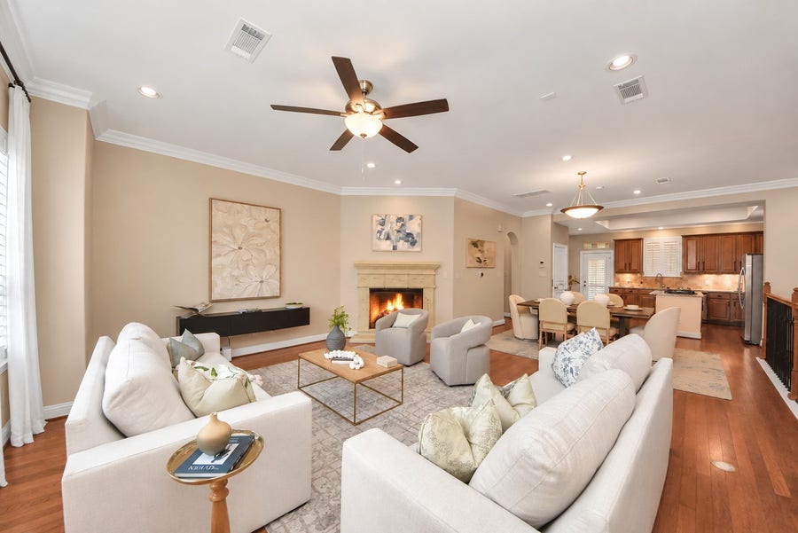 Property photo for 32 Versante Court, Houston, TX