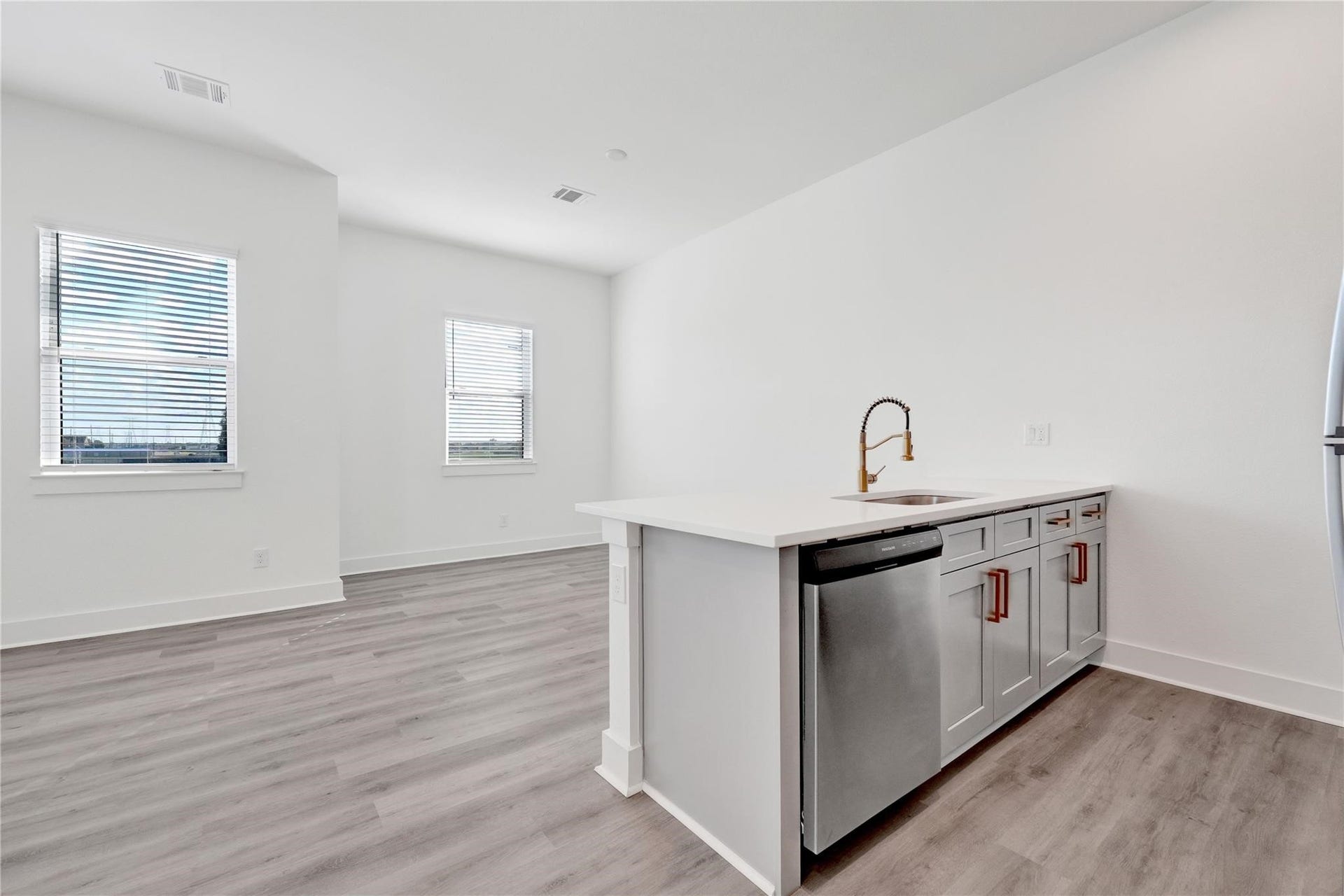 417 Alvia Run Lane, #AB, Houston, TX 77018 417 Alvia Run Lane, #AB, Houston, TX 77018