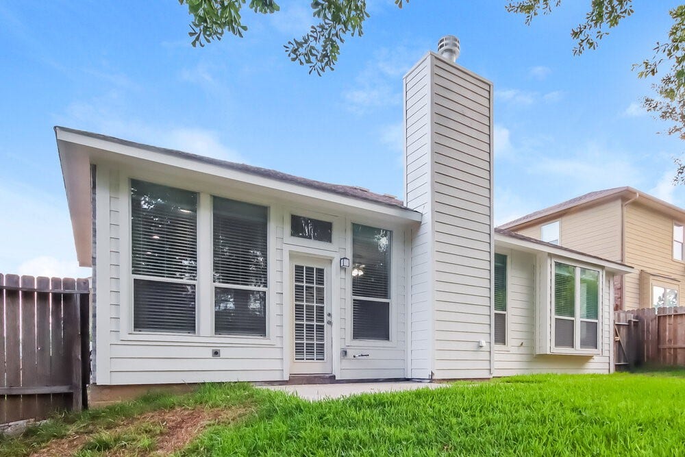 2309 Highland Crossing Drive, Conroe, TX 77304