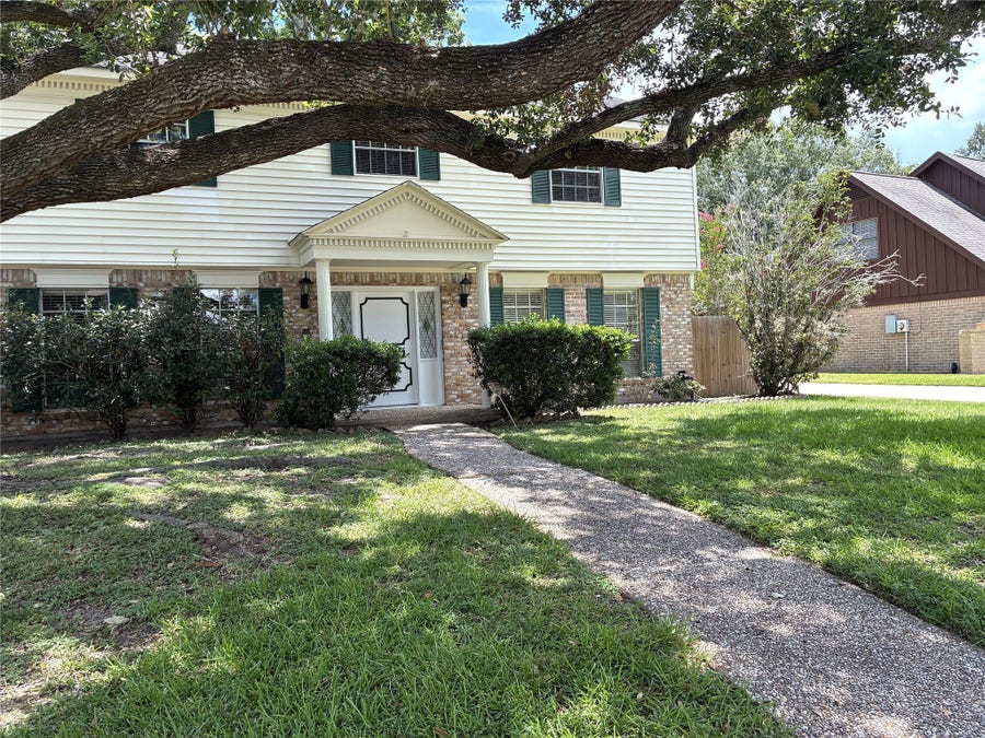 Property photo for 2603 W Pebble Beach Drive, Missouri City, TX