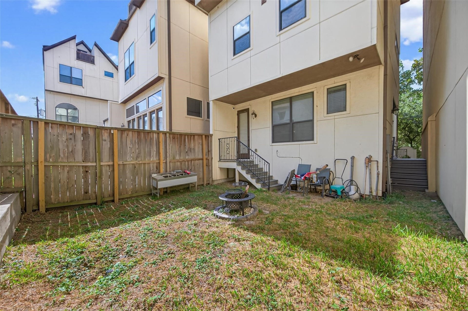 1821 W 24th Street, Houston, TX 77008