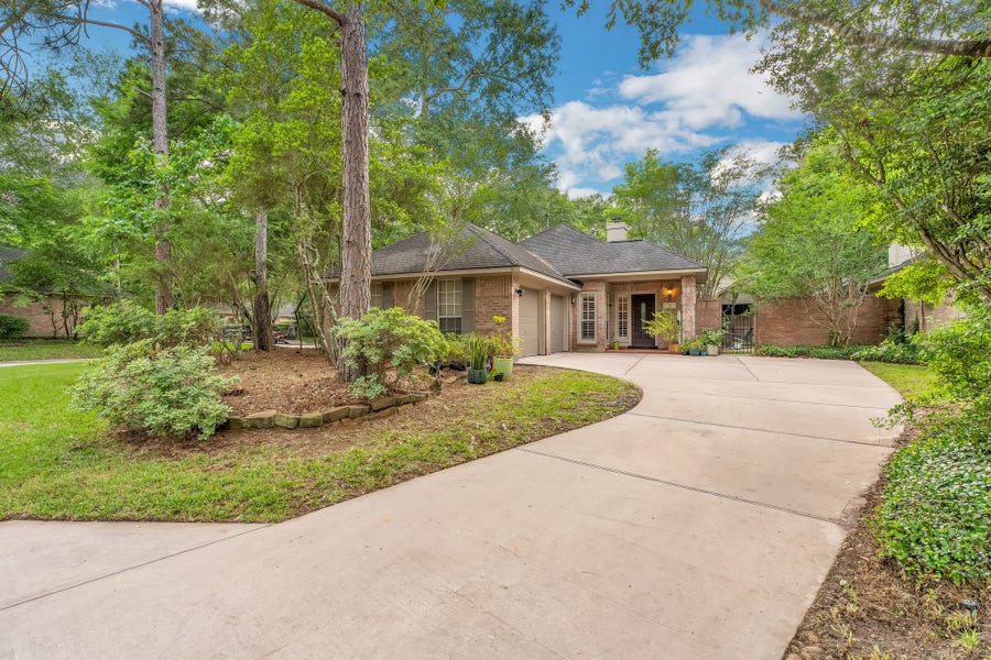 Property photo for 30 Vista Cove Circle, The Woodlands, TX