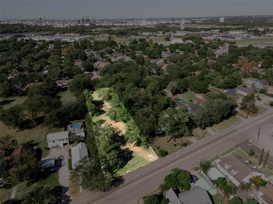 Property photo for 1101 N Pruett Street, Baytown, TX