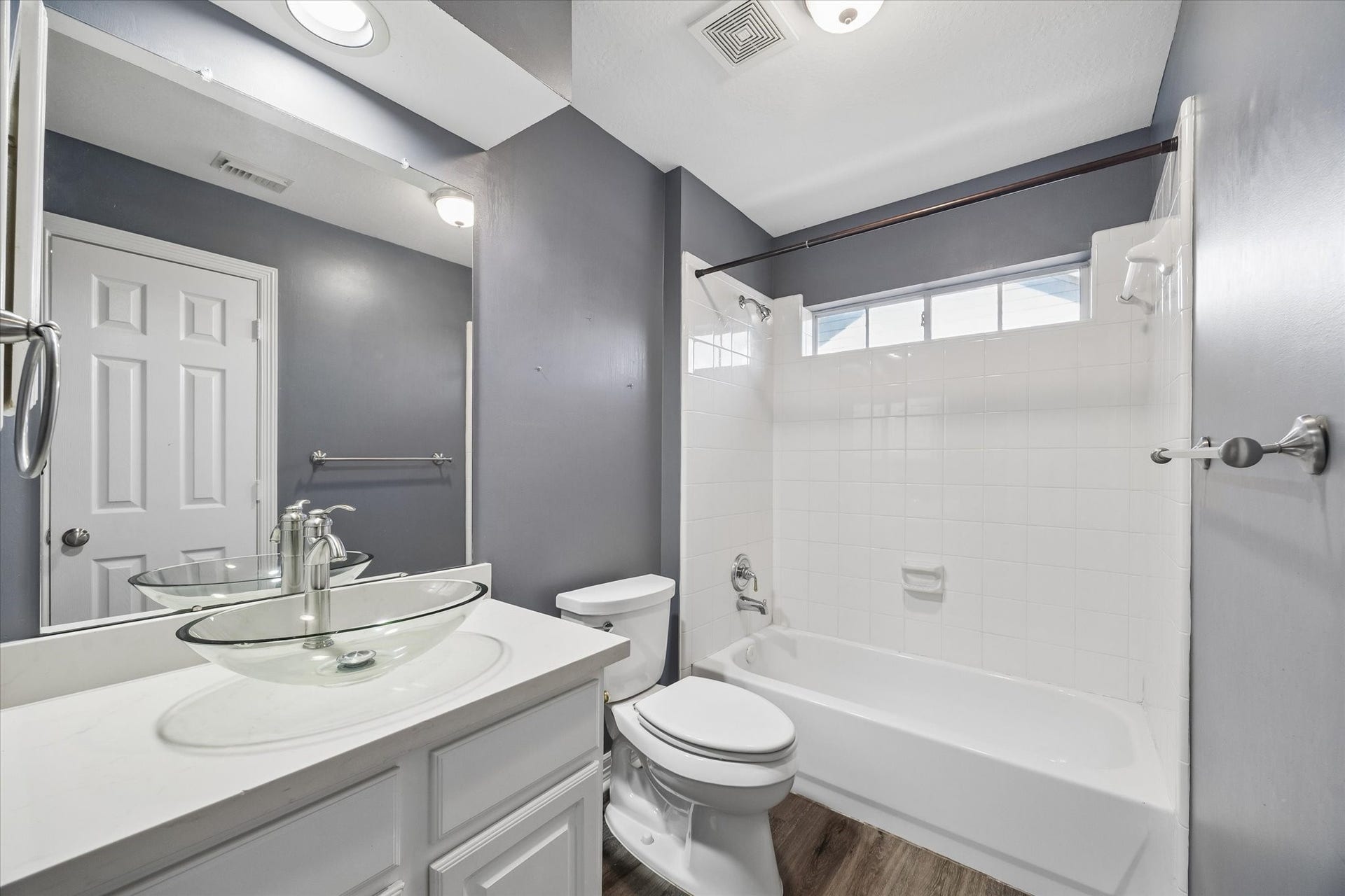 4707 Stackstone Lane, Katy, TX 77450 secondary bedroom ensuite bathroom