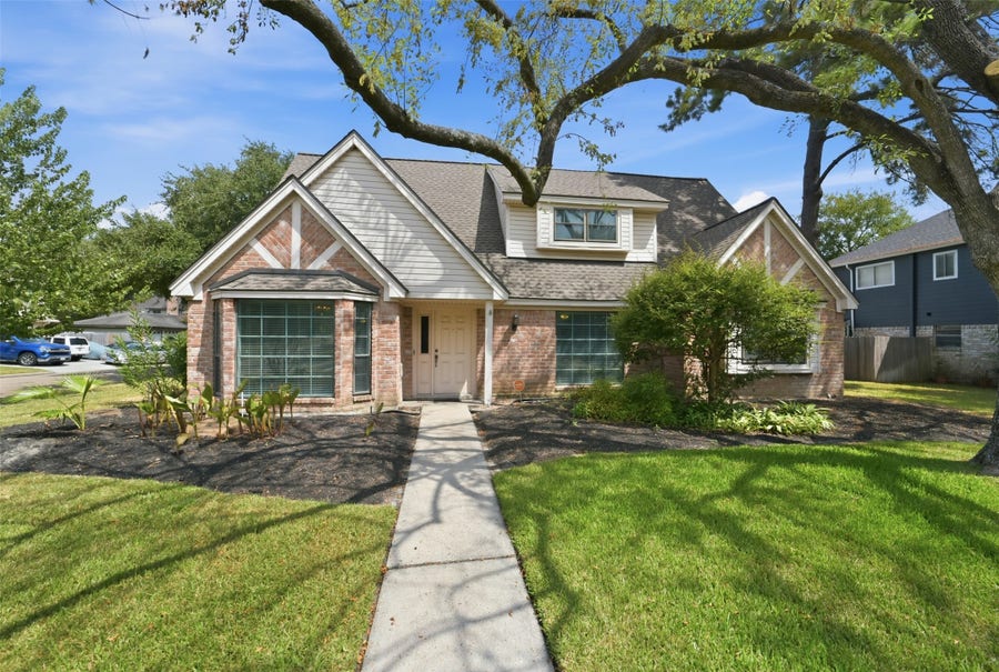 Property photo for 8130 Fernbrook Lane, Houston, TX