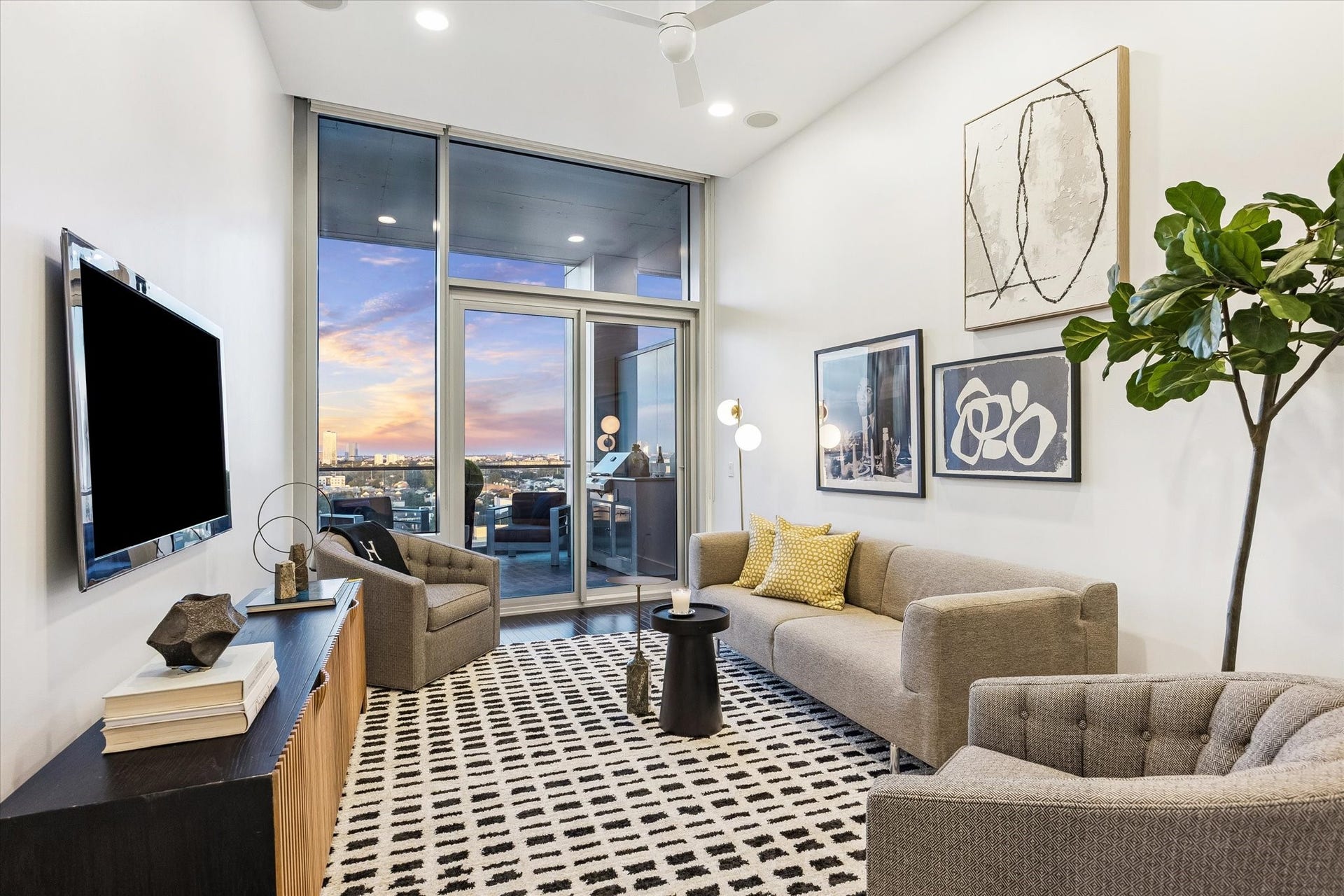 2727 Kirby Drive, #13E, Houston, TX 77098 Multipurpose room can be a bedroom, home office, den, or media room. Has direct access to the covered balcony.