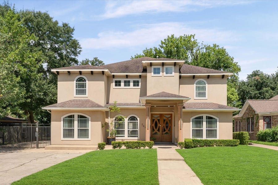 Property photo for 2012 Forest Hill Boulevard, Houston, TX