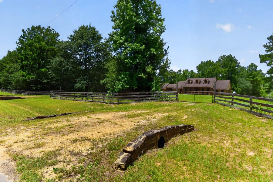 Property photo for 21371 Doru Drive, Cleveland, TX