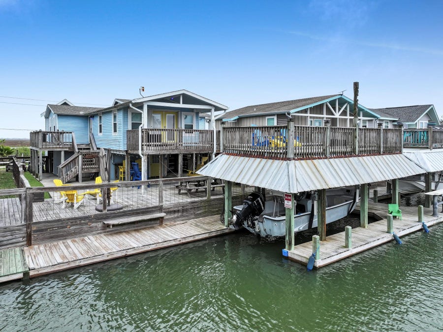 Property photo for 1275 Bay Street, Port Bolivar, TX