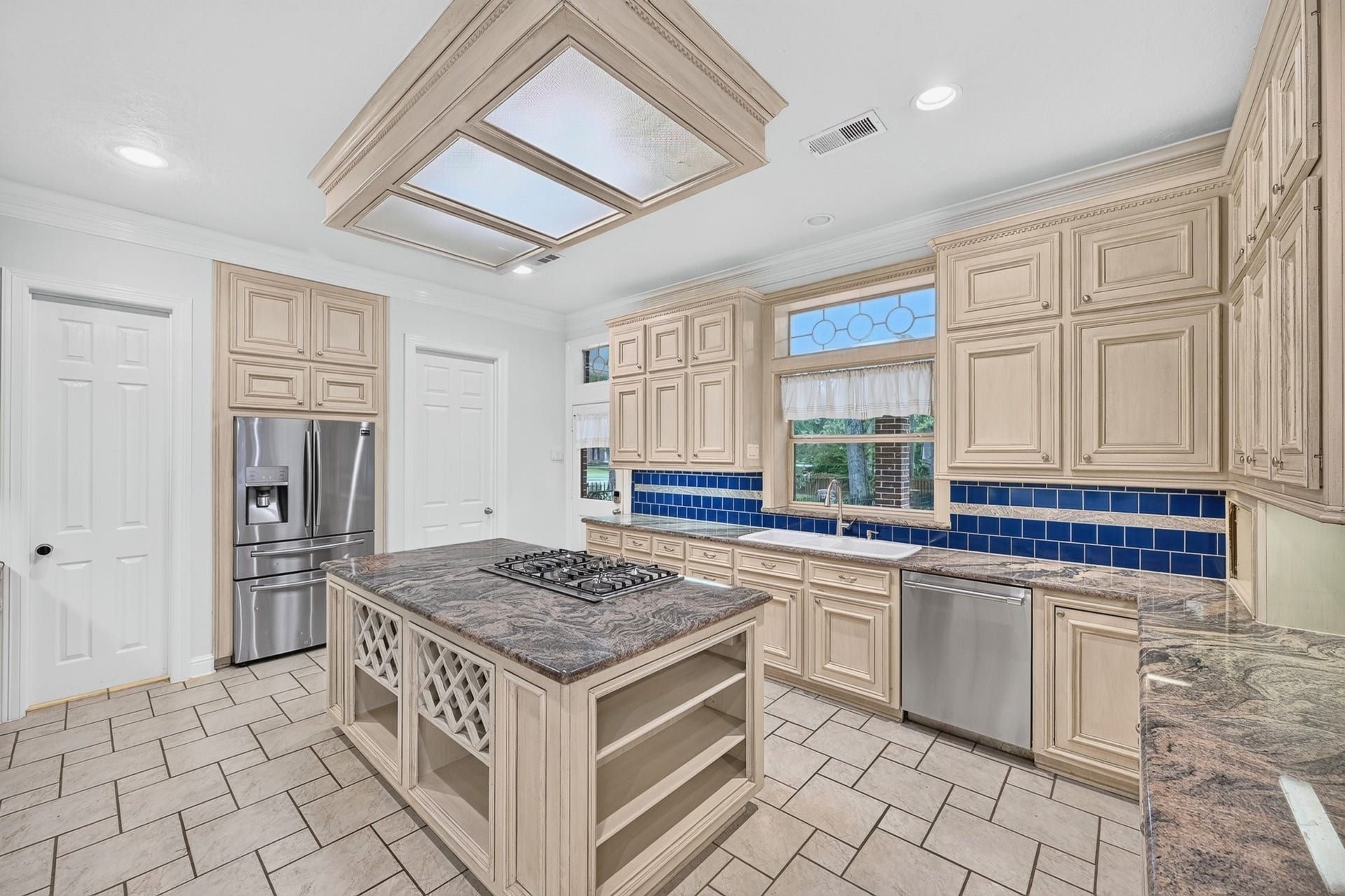 15406 Hunters Bend Drive, Tomball, TX 77377 15406 Hunters Bend Drive, Tomball, TX 77377