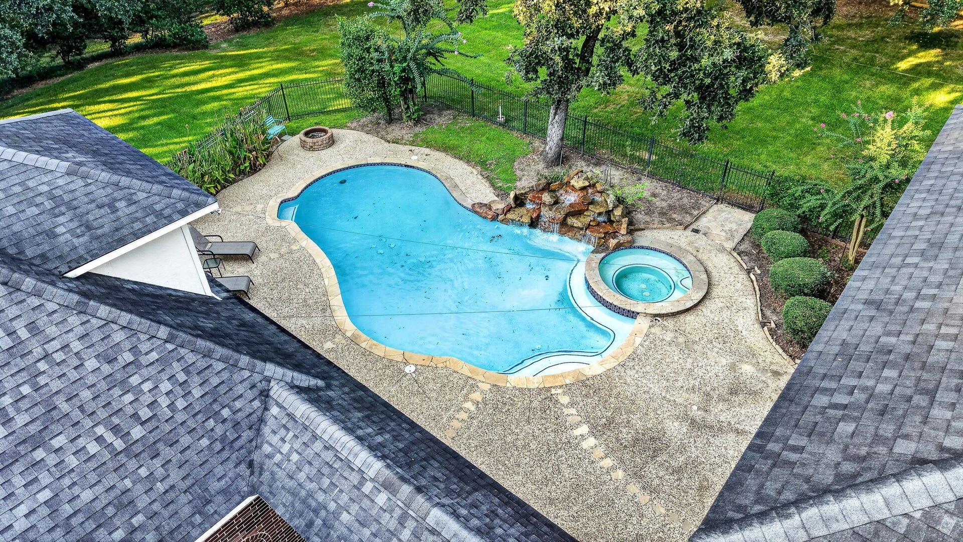 15406 Hunters Bend Drive, Tomball, TX 77377 15406 Hunters Bend Drive, Tomball, TX 77377