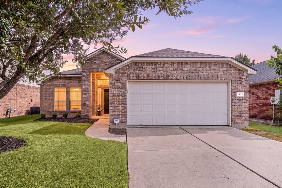 Property photo for 1803 Kessler Park Court, Houston, TX