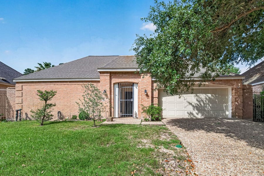 Property photo for 324 Champions Colony III, Houston, TX