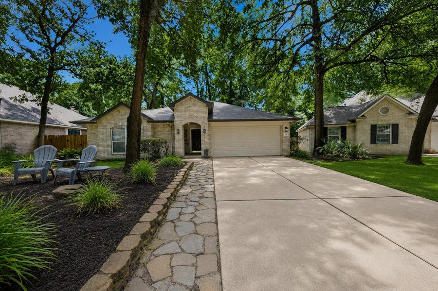 Property photo for 39 Steep Trail Place, Conroe, TX