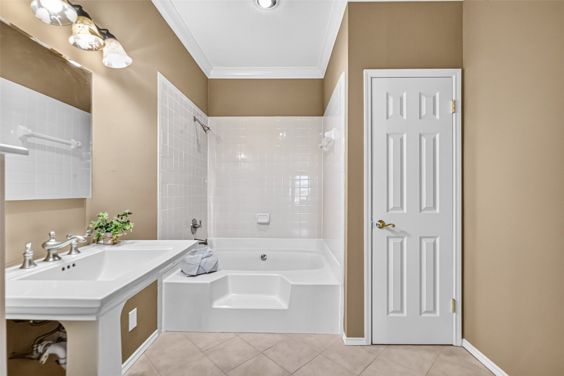 404 Wilcrest Drive, #404, Houston, TX 77042 404 Wilcrest Drive, #404, Houston, TX 77042