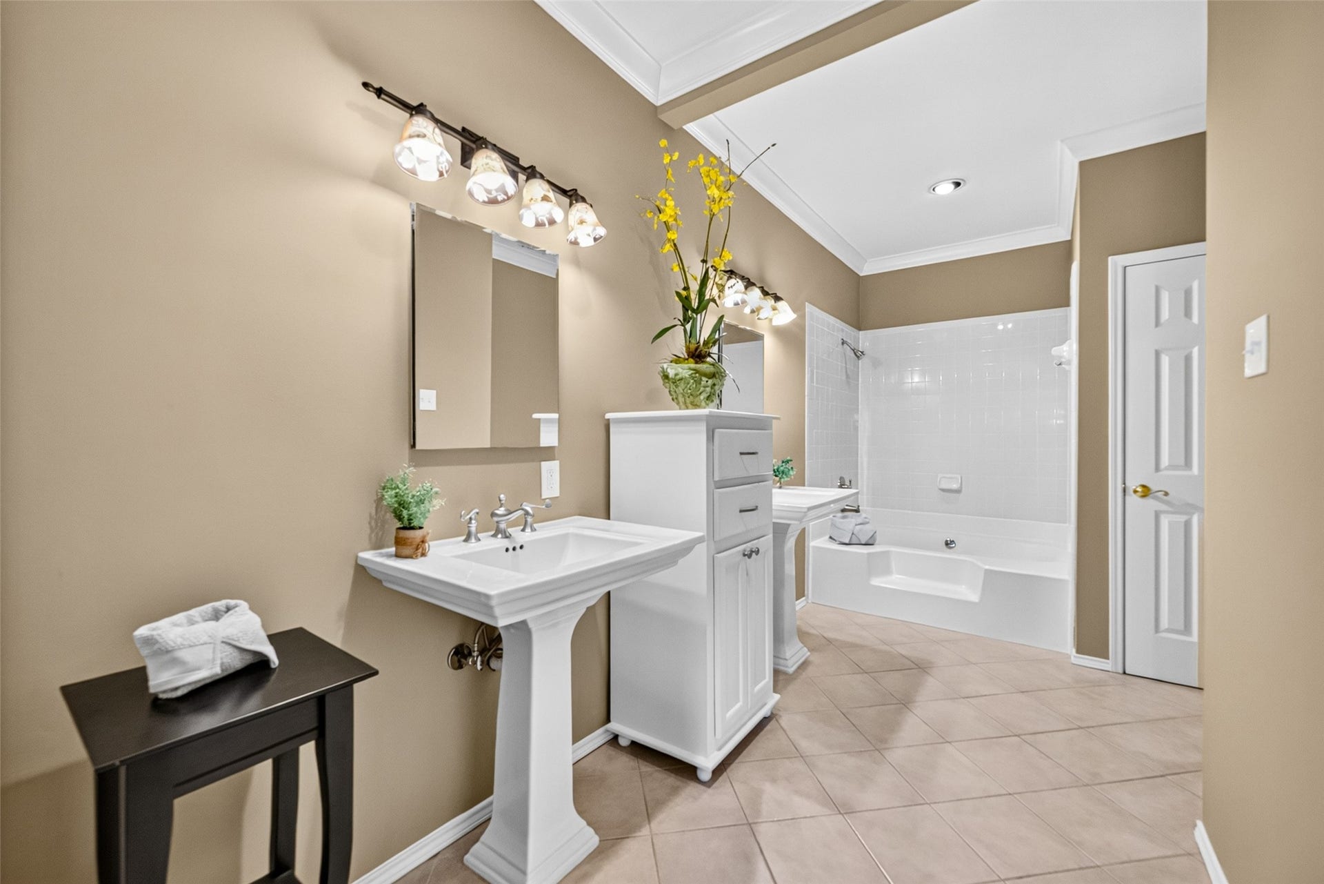 404 Wilcrest Drive, #404, Houston, TX 77042 404 Wilcrest Drive, #404, Houston, TX 77042