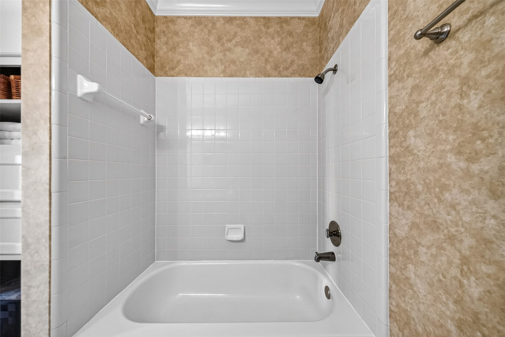 404 Wilcrest Drive, #404, Houston, TX 77042 404 Wilcrest Drive, #404, Houston, TX 77042