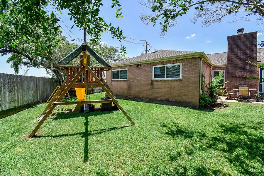 Property photo for 2947 Highland Lakes Drive, Missouri City, TX