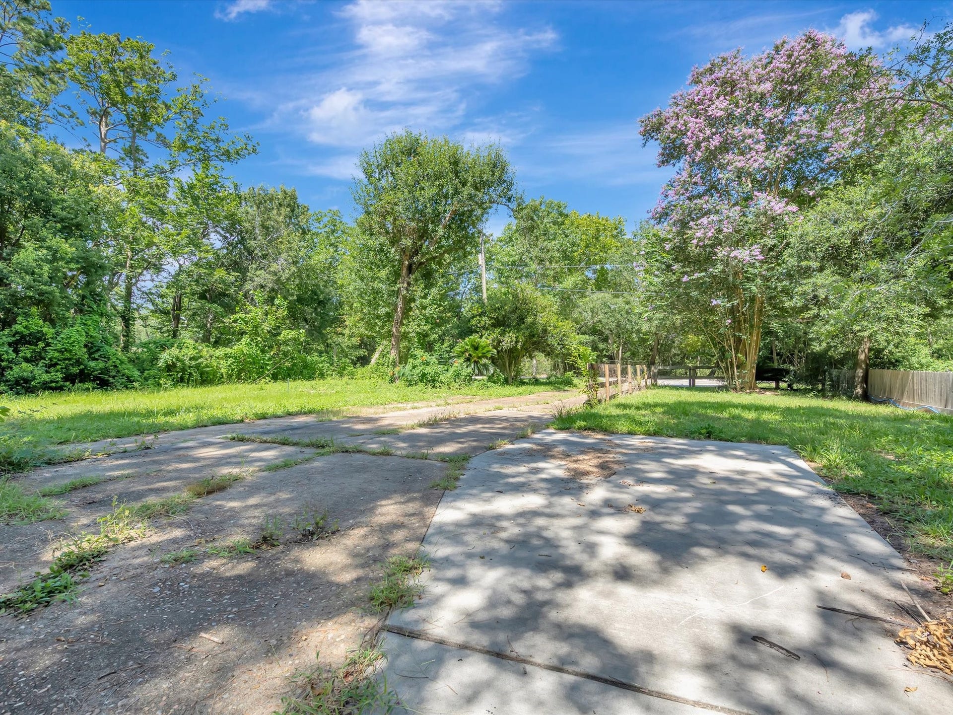5213 Palm Drive, Dickinson, TX 77539 5213 Palm Drive, Dickinson, TX 77539