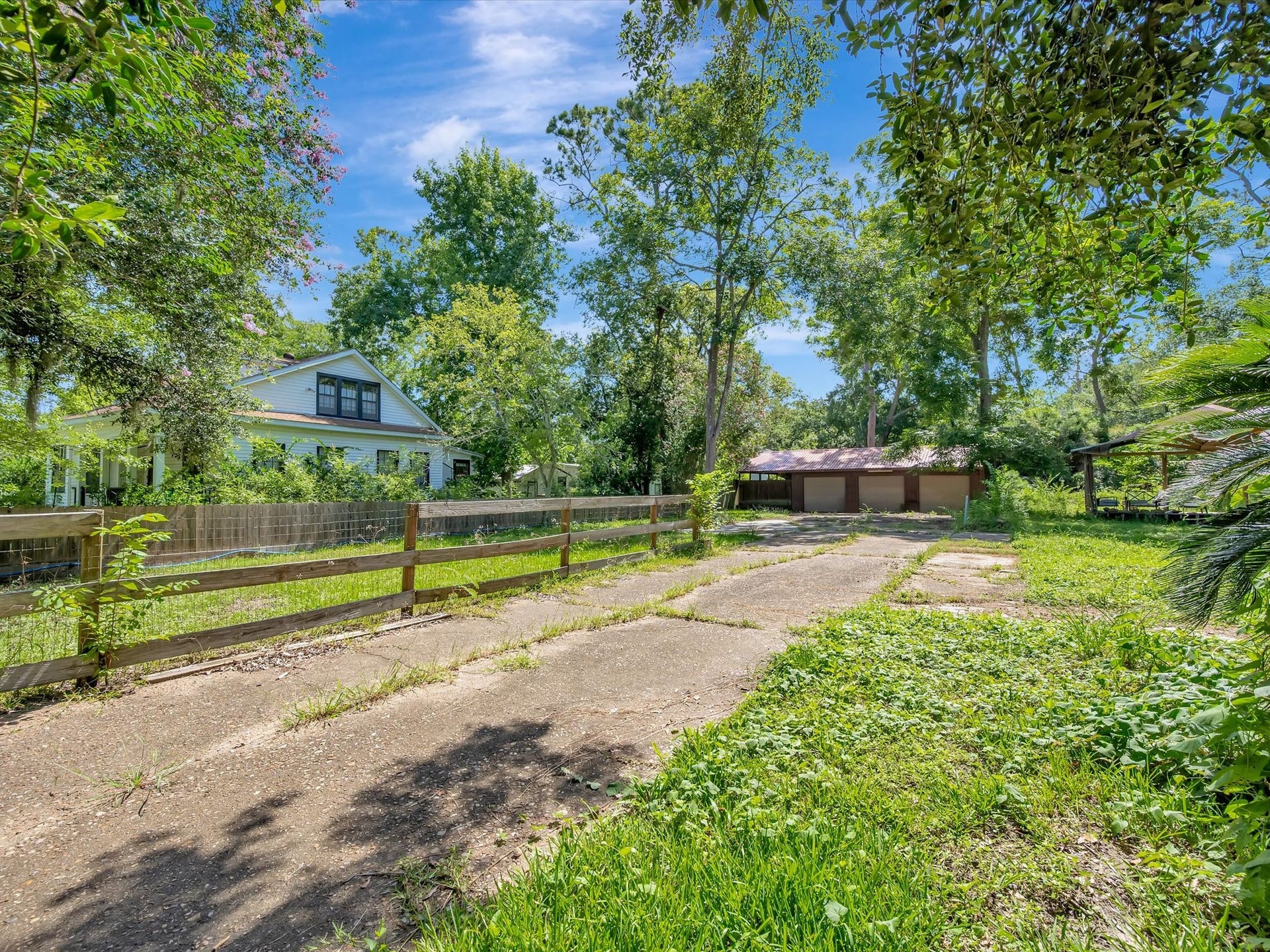 5213 Palm Drive, Dickinson, TX 77539 5213 Palm Drive, Dickinson, TX 77539