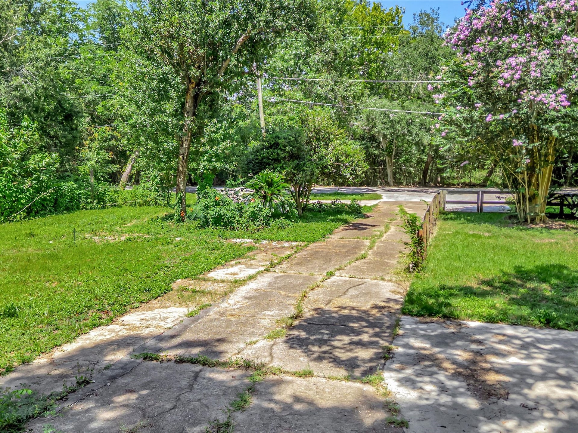 5213 Palm Drive, Dickinson, TX 77539 5213 Palm Drive, Dickinson, TX 77539